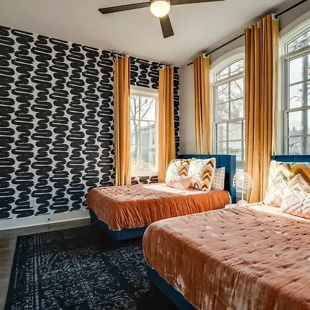 Dazzling Nashville Home - Minutes To - Broadway 4Br 4Ba