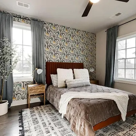 Dazzling Nashville Home - Minutes To - Broadway 4Br 4Ba Holiday home Nashville