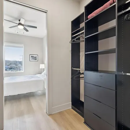 Luxury E Nash 1 Bed 1 Bath Rooftop Access Parking 30 Or Days By Skyrun * Nashville