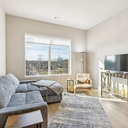 Luxury E Nash 1 Bed 1 Bath Rooftop Access Parking 30 Or Days By Skyrun Apartment Nashville