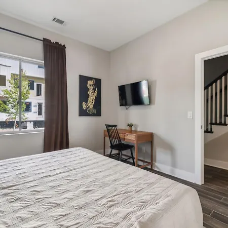 Country Music Themed Goodrich Ave By Skyrun * Nashville