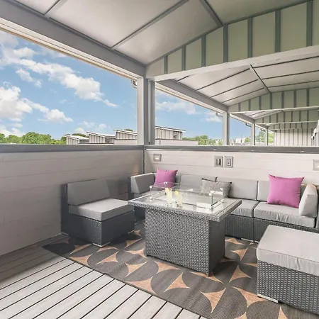 Holiday home Bootleg Parlor-private Deck-fire Pit-near Broadway
