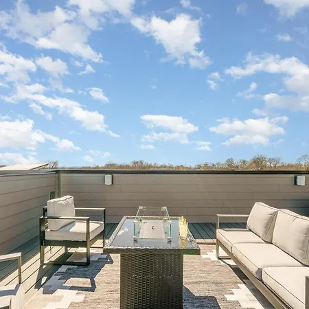 Holiday home Huckleberry Outlaw-2 Units-hot Tub-near Broadway