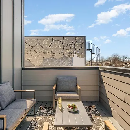 Huckleberry Outlaw-2 Units-hot Tub-near Broadway *