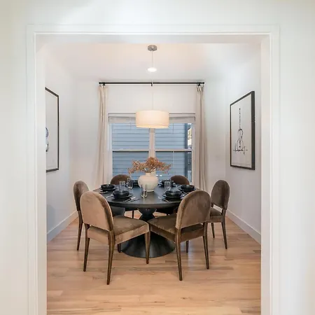 Brightwood - Sleeps 8 - Mins To Broadway Holiday home