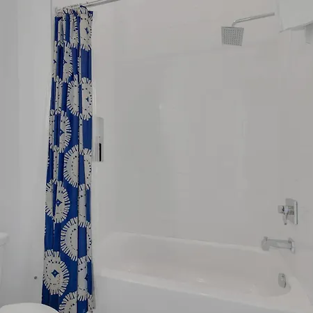Holiday home 2 Lux Homes 2mi To Broadway Huge Rooftop Sleeps 24 Nashville