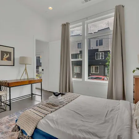 3 Lux Homes Huge Rooftop 2mi To Broadway Sleeps 36 Holiday home Nashville