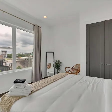 2 Lux Homes 2mi To Broadway Huge Rooftop Sleeps 24