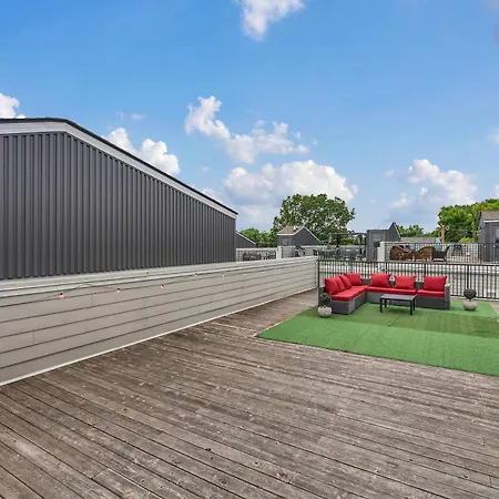 Holiday home Large With Rooftop & Views Sleeps 12
