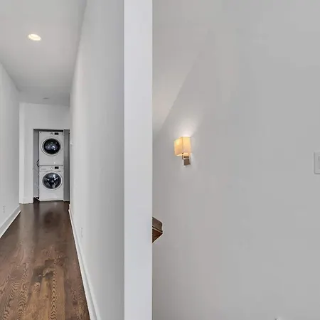 Holiday home 2 Lux Homes Huge Rooftop 2mi To Dt Sleeps 24 Nashville