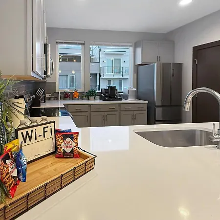 Holiday home Nashville Skyview Modern Luxury Mins To Broadway Nashville