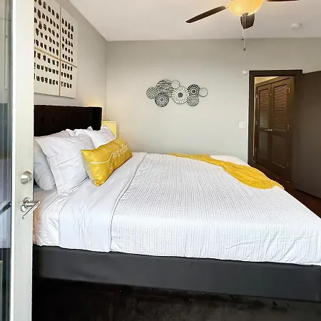 Nashville Skyview Modern Luxury Mins To Broadway Holiday home Nashville