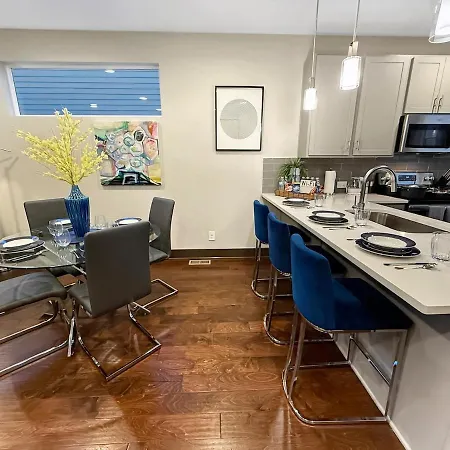 Nashville Skyview Modern Luxury Mins To Broadway Holiday home Nashville