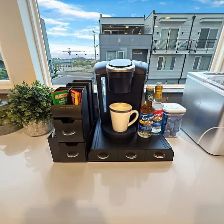 Nashville Skyview Modern Luxury Mins To Broadway Holiday home *