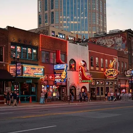 Nashville Skyview Modern Luxury Mins To Broadway Nashville