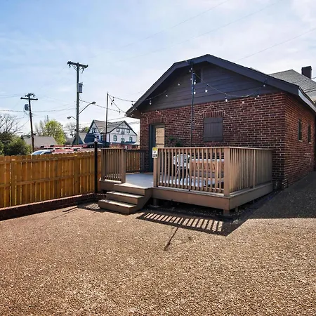 The Woodland Carriage House By Local *