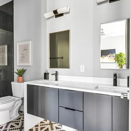 Holiday home The Onyx Edge By Local Nashville