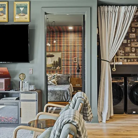 Luxe Trio Sleeps 21 And Rooftop Access *
