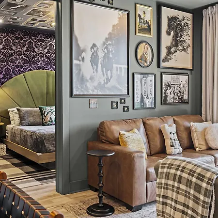Apartment Luxe Trio Sleeps 21 And Rooftop Access *