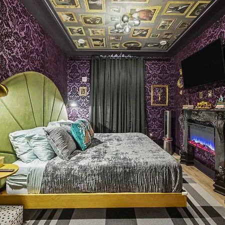 Luxe Trio Sleeps 21 And Rooftop Access Apartment Nashville