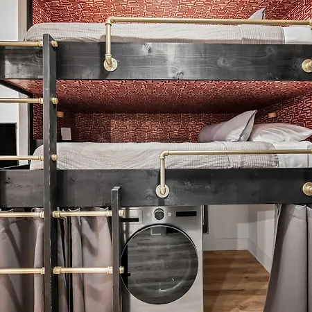 Luxe Trio Sleeps 21 And Rooftop Access Apartment