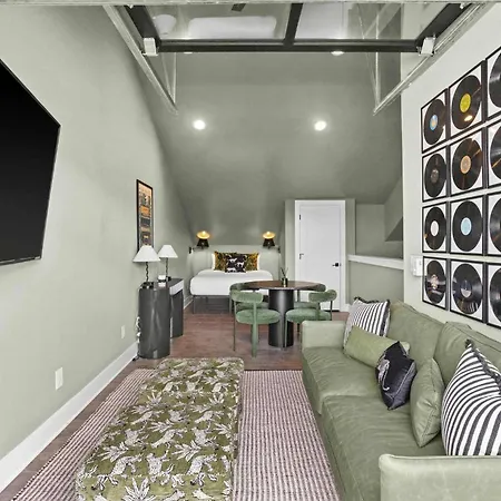 Holiday home Mix At 8th & Argyle Elite Vacation Spot *