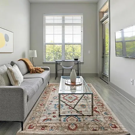 Landing Stylish 1bd Pool Rooftop Lounge