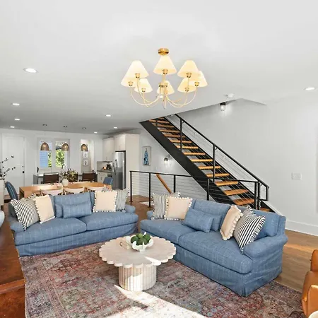 8th Ave South Gem Spacious For Groups Of 12 *