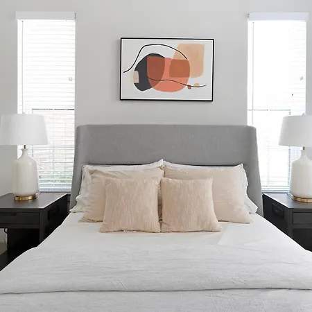 Landing Stylish 1bd Pool Rooftop Lounge Apartment Nashville