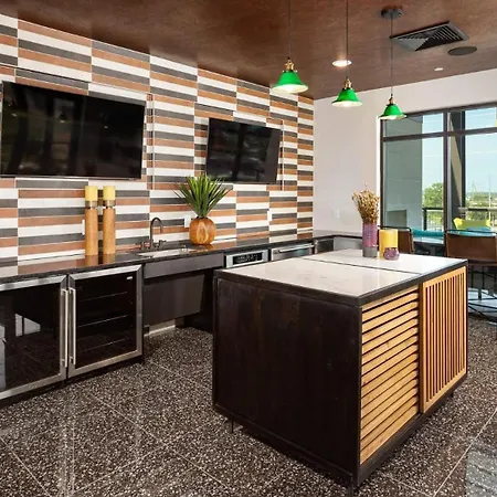 Landing Stylish 1bd Pool Rooftop Lounge Nashville