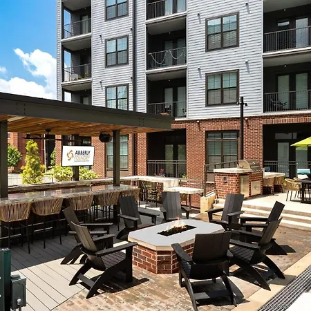 Landing Stylish 1bd Pool Rooftop Lounge *