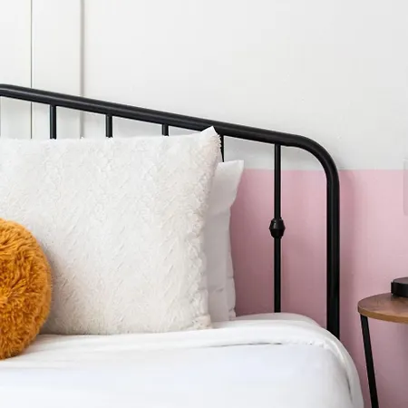 The Taylor Swift - Dolly Combo - Music Row Apartment