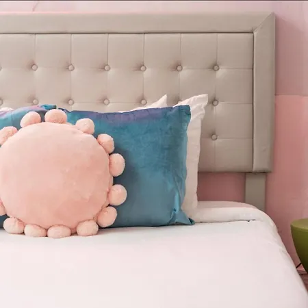 The Taylor Swift - Dolly Combo - Music Row Apartment *
