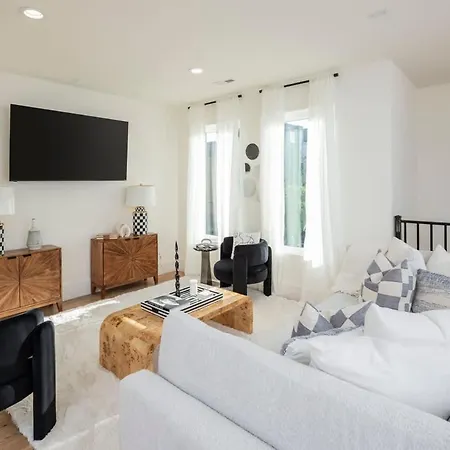 Holiday home New Luxe Skyline Views - 20' Heated Rooftop Pool Nashville