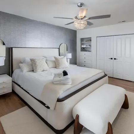 Holiday home New Luxe Skyline Views - 20' Heated Rooftop Pool Nashville