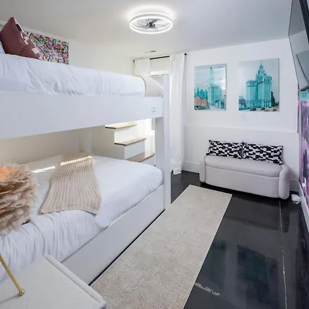 New Luxe Skyline Views - 20' Heated Rooftop Pool *
