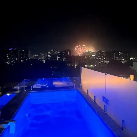 Skyline Views - Rooftop Pool - Maximum Luxury *