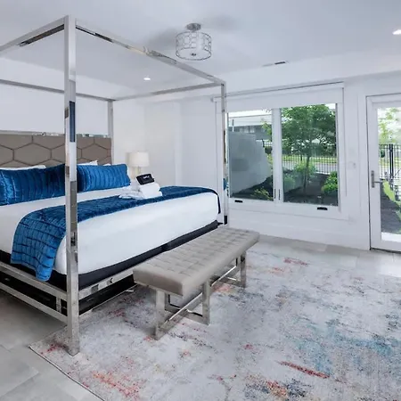 Skyline Views - Rooftop Pool - Maximum Luxury Holiday home