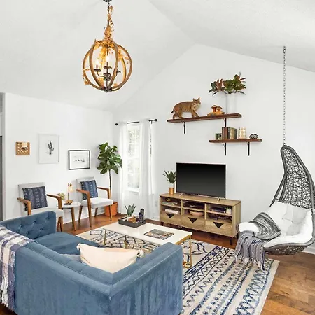 Holiday home Wildcat Enchanting Minutes To Downtown