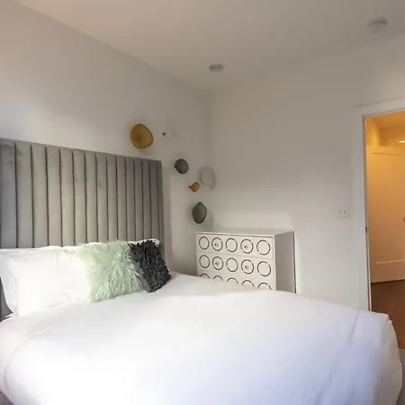 Commodore At The Gulch - Private Rooftop With Views Holiday home