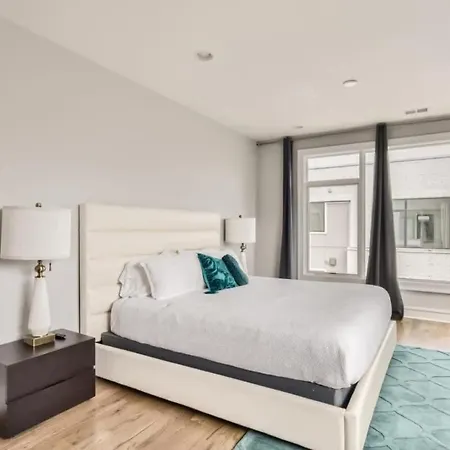 Holiday home Fiddler's Flats - Sleeps 16 - Two Rooftops With View Nashville