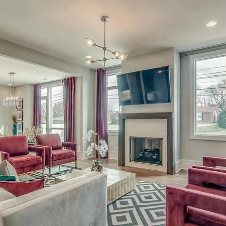 Fiddler's Flats - Sleeps 16 - Two Rooftops With View Nashville