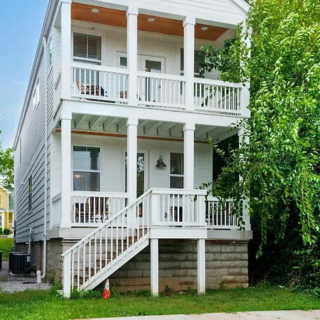 Downtown Oasis Sleeps 12 And 1 And A Half Miles To Broadway *