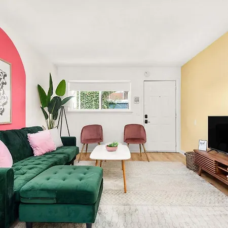 Apartment Dolly Oasis On Music Row *