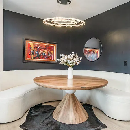 Hyve - Music Social - Private Patio Holiday home *