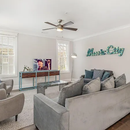 Holiday home Trilogy - Private Porch - Walk To Centennial Park *