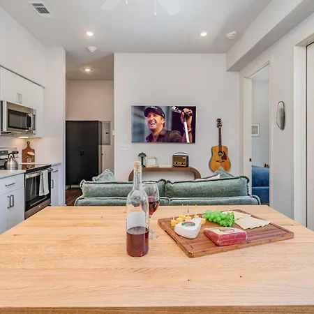 Treble Maker -rooftop Lounge - Pool - In Music Row Holiday home
