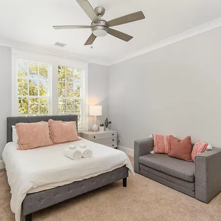 Holiday home Trilogy - Private Porch - Walk To Centennial Park *