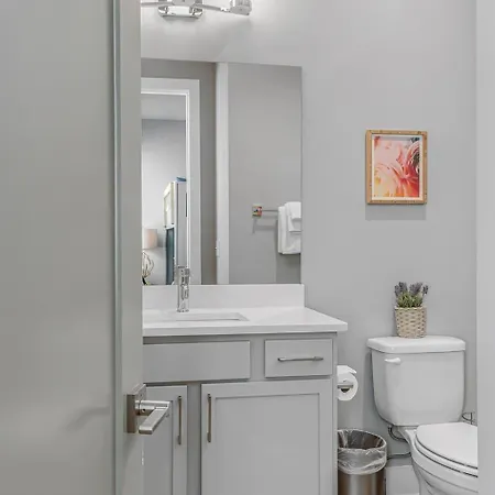 Holiday home Nest - Rooftop Patio - Mins To Broadway Nashville