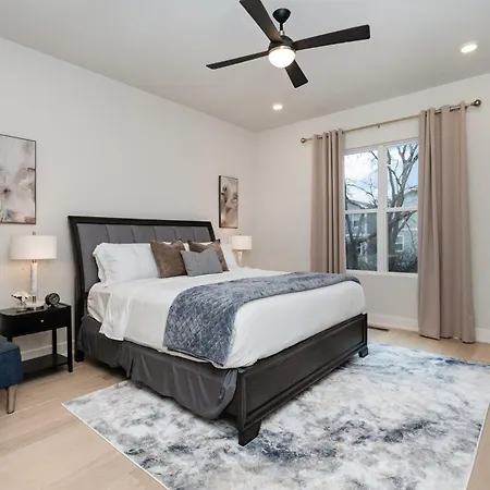 Holiday home Trinity Beats-private Rooftop Deck-east